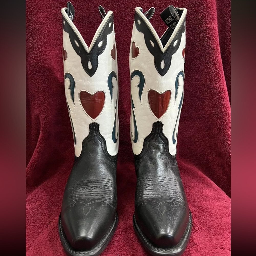 Acme queen of hearts cowboy boots